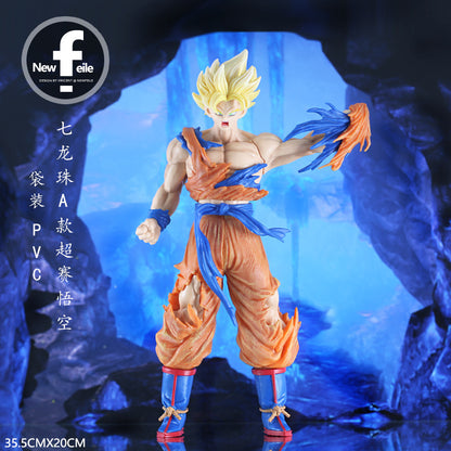 Dragon Ball - 33cm Super Saiyan Goku Figurine